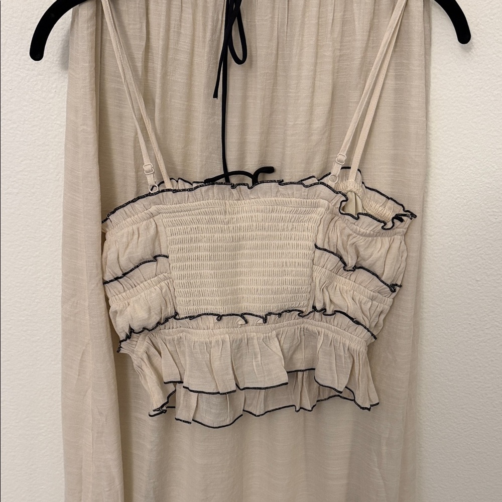 Elegant Cream Ruffle Set - Picture 7 of 7